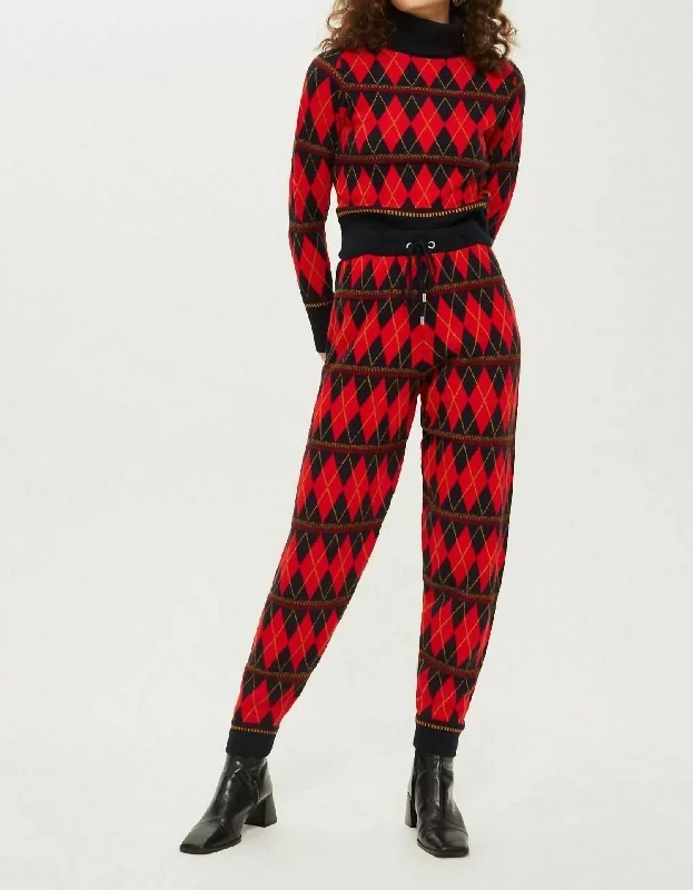 Stylish tight trousers for men with tapered leg and contemporary look -Argyle Print Knitted Jogger Pants In Red