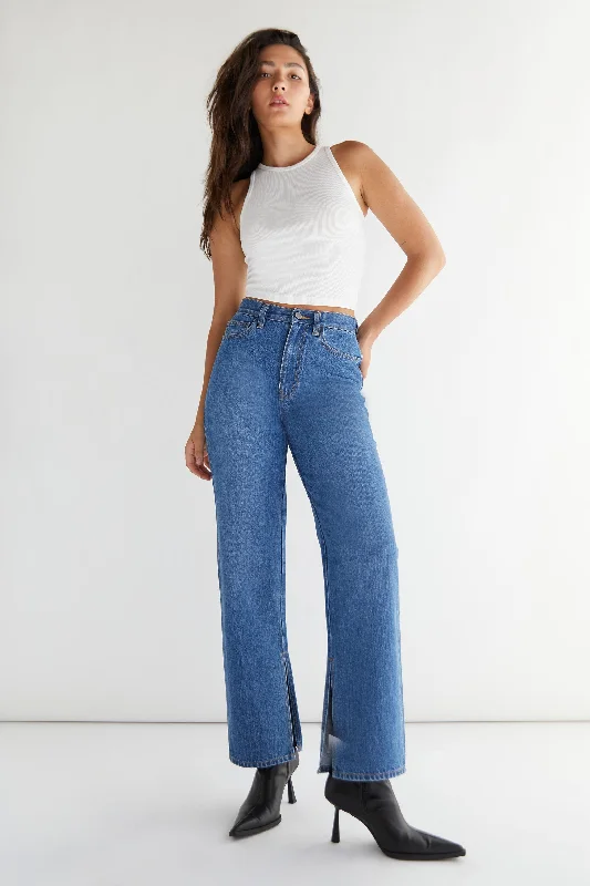 Faded Jeans for Laid-back -SPLIT HEM JEANS