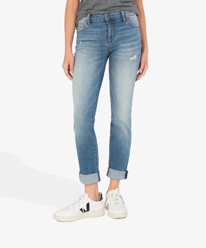 High-waisted tight trousers for women with flare leg and retro aesthetic -Catherine Boyfriend Jeans In Voice Wash