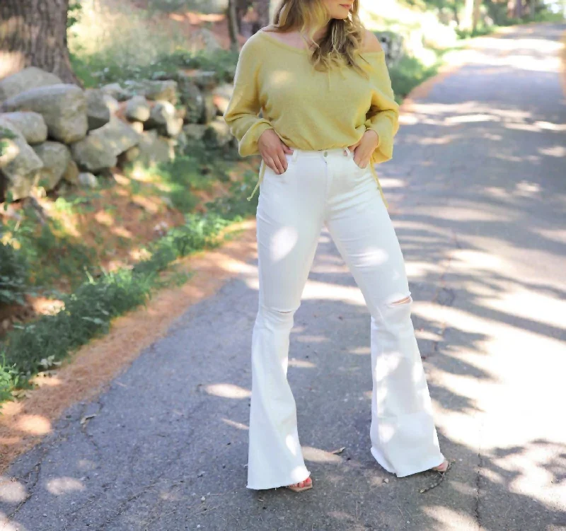 Form-fitting tight trousers for women with slimming effect and flattering cut -Fresh And Flared Jean In White