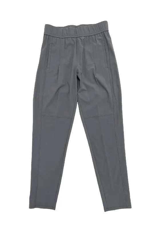 Business casual tight trousers for men with sleek design and refined finish -Women's Jogger Pant In Smoke