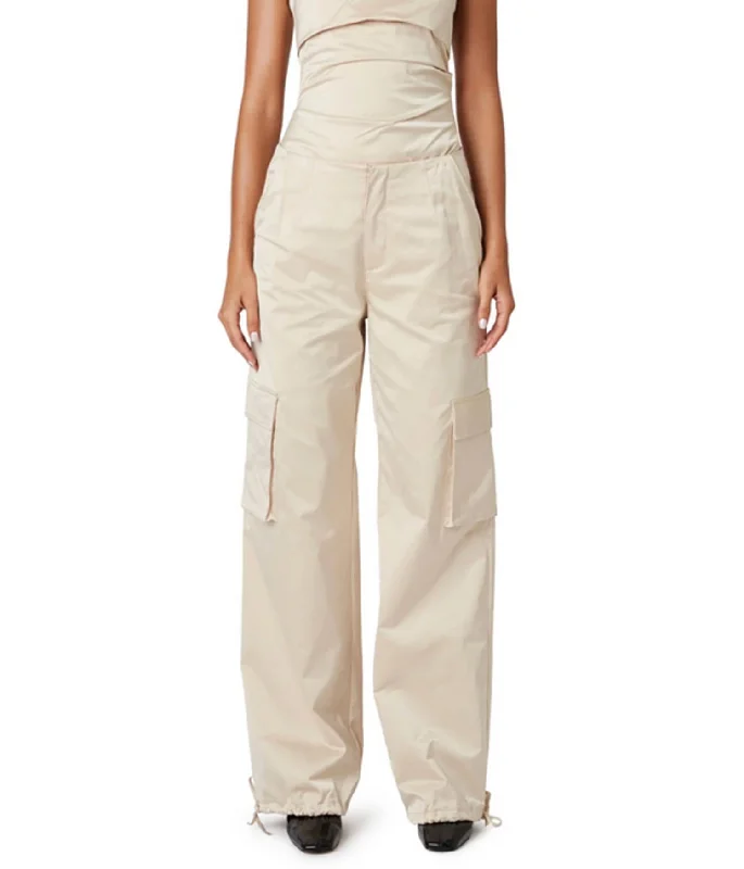 Form-fitting tight trousers for women with slimming effect and flattering cut -Palisades Pant In Champagne