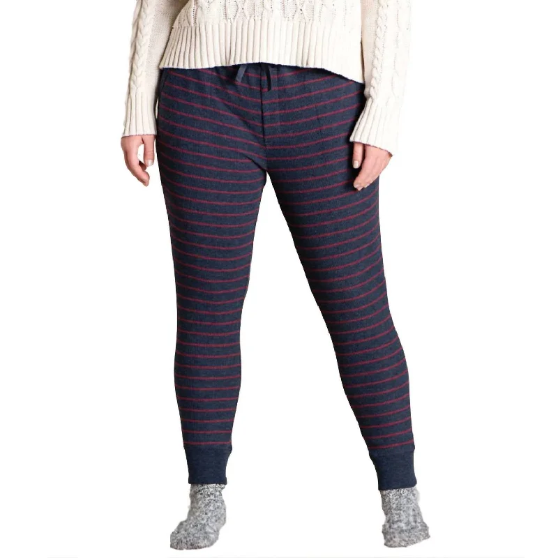 Soft wool tight trousers for women with cozy, refined fabric for cold weather -Women's Foothill Jogger In True Navy