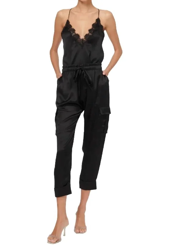 Lightweight tight trousers for women with breathable fabric and easy styling -Carmen Cargo Pant In Black