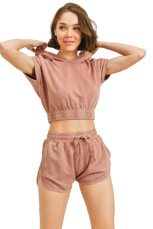 Versatile casual shorts for women with pockets and a flattering cut for summer days-Mono B Crop Top and Shorts Set KT-A042